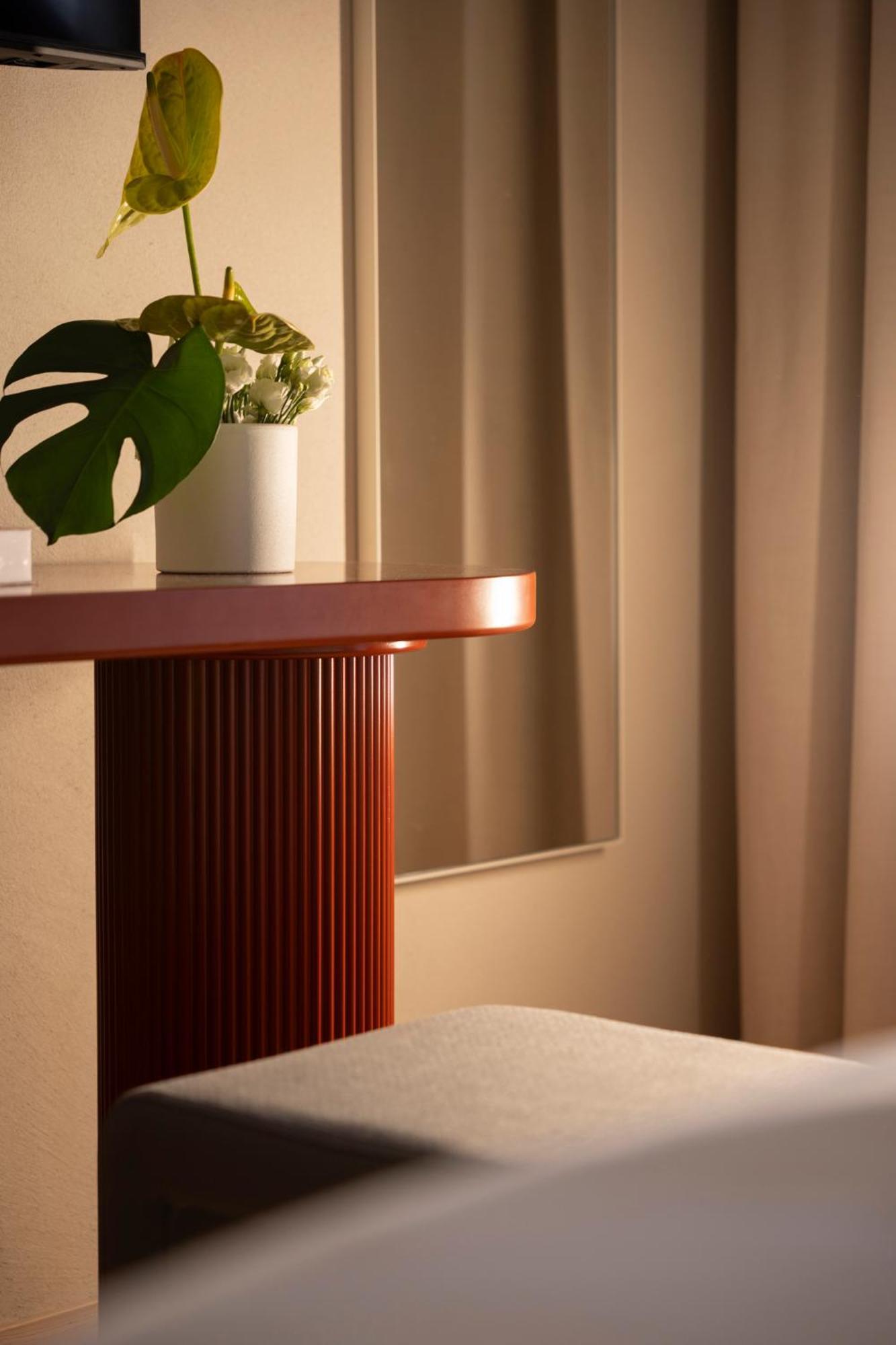 Hotel Velvet Grey Boutique